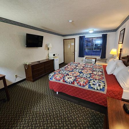 Americas Inn Бардстаун Екстериор снимка