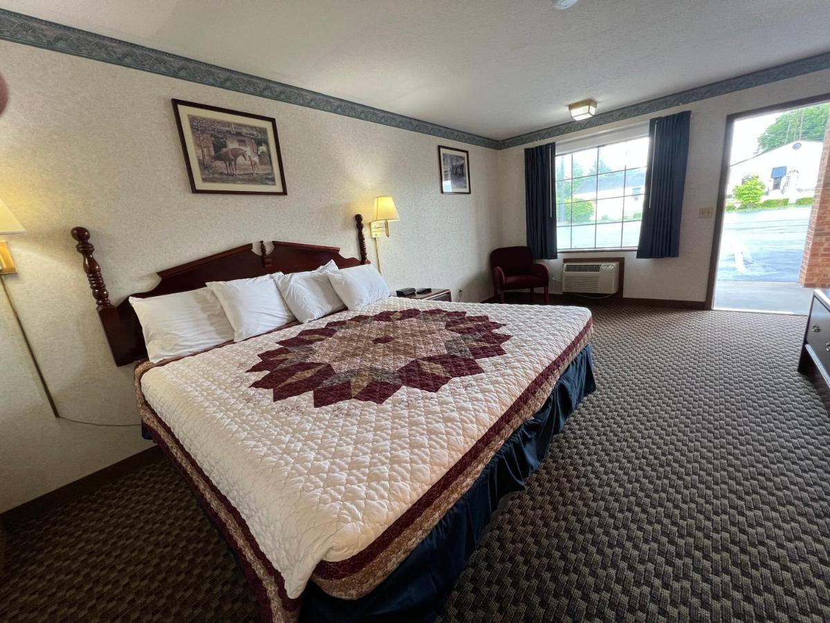 Americas Inn Бардстаун Екстериор снимка