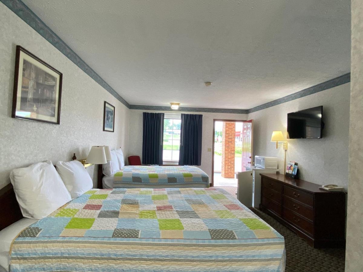 Americas Inn Бардстаун Екстериор снимка