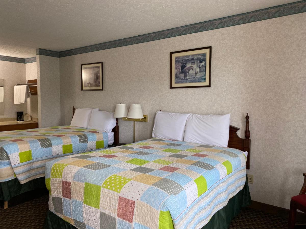 Americas Inn Бардстаун Екстериор снимка