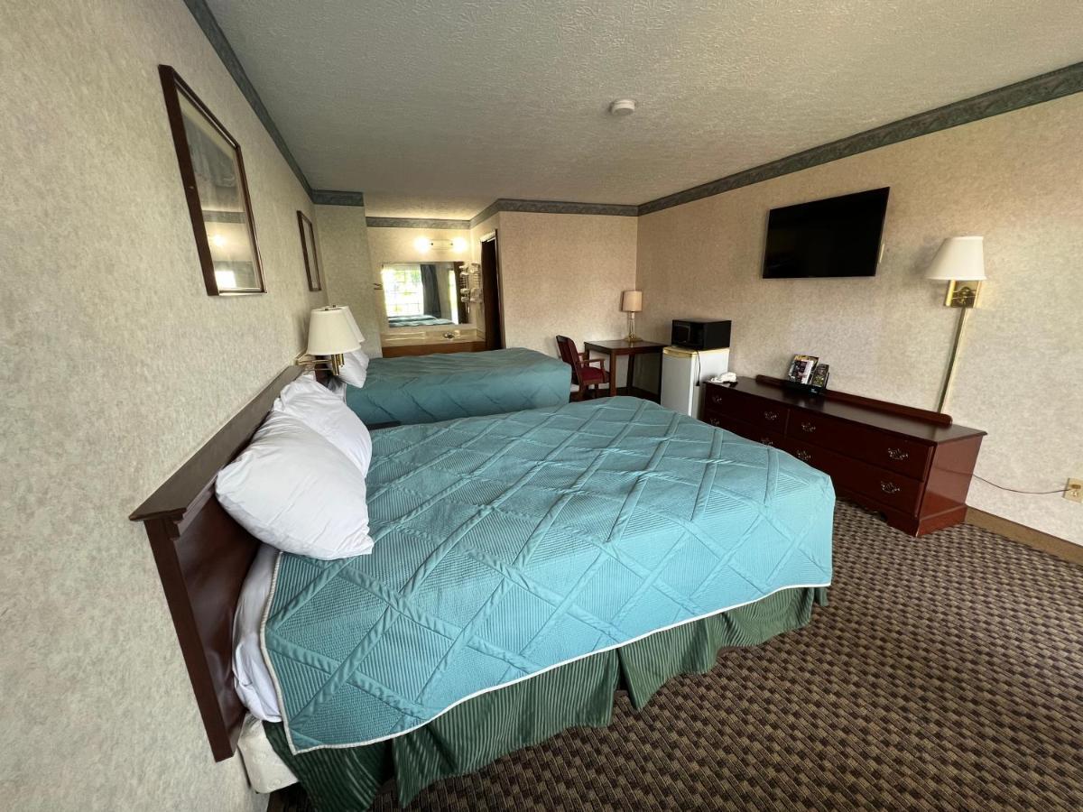 Americas Inn Бардстаун Екстериор снимка