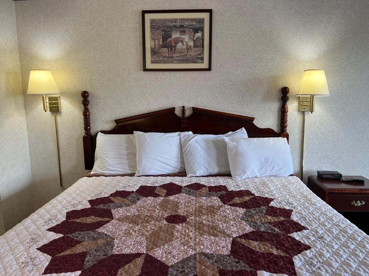 Americas Inn Бардстаун Екстериор снимка