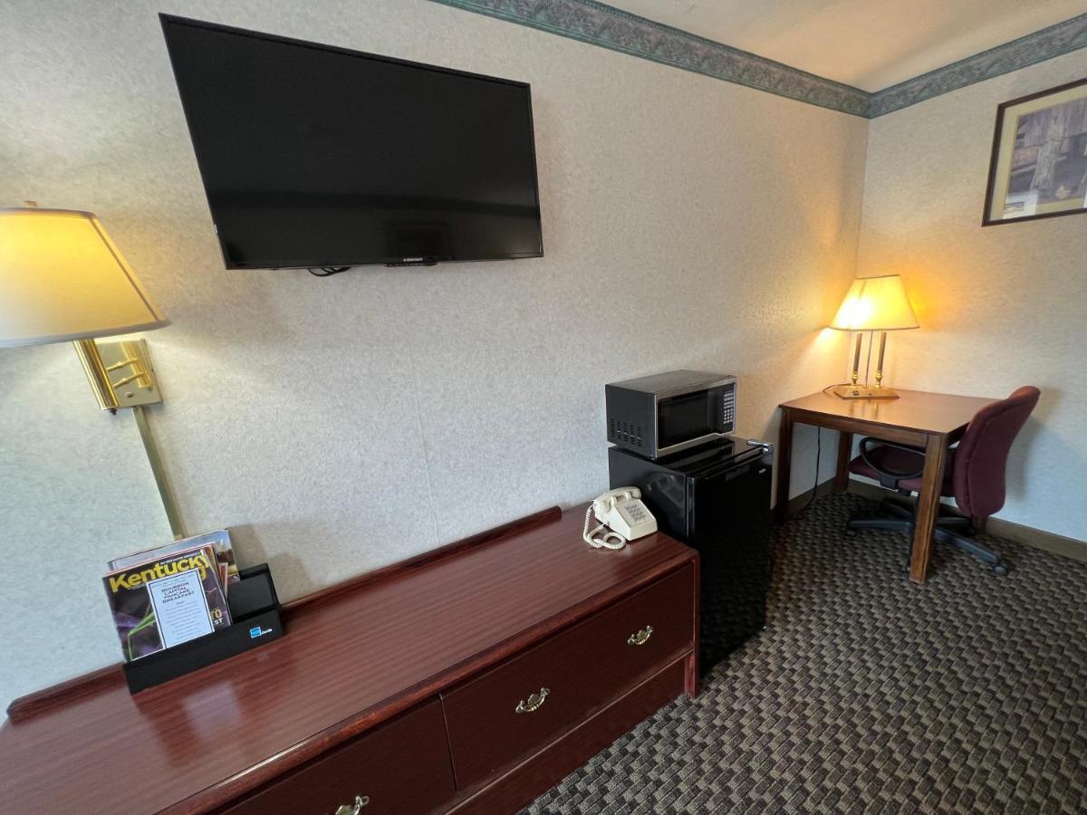 Americas Inn Бардстаун Екстериор снимка