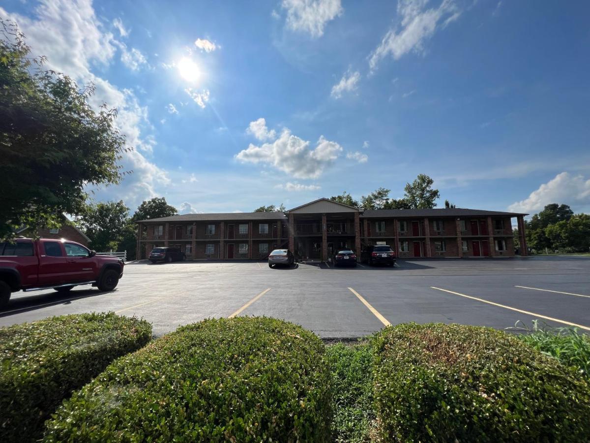 Americas Inn Бардстаун Екстериор снимка