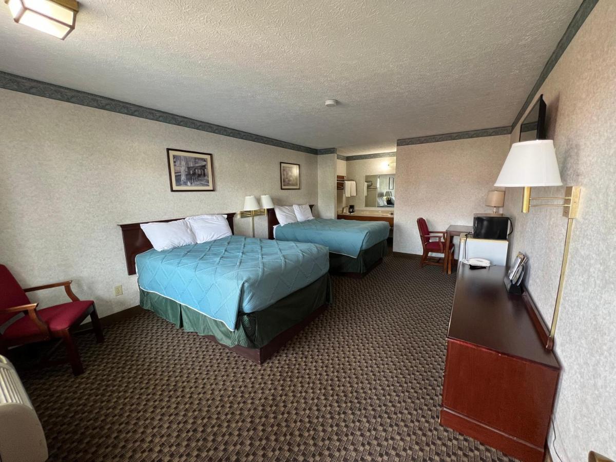 Americas Inn Бардстаун Екстериор снимка