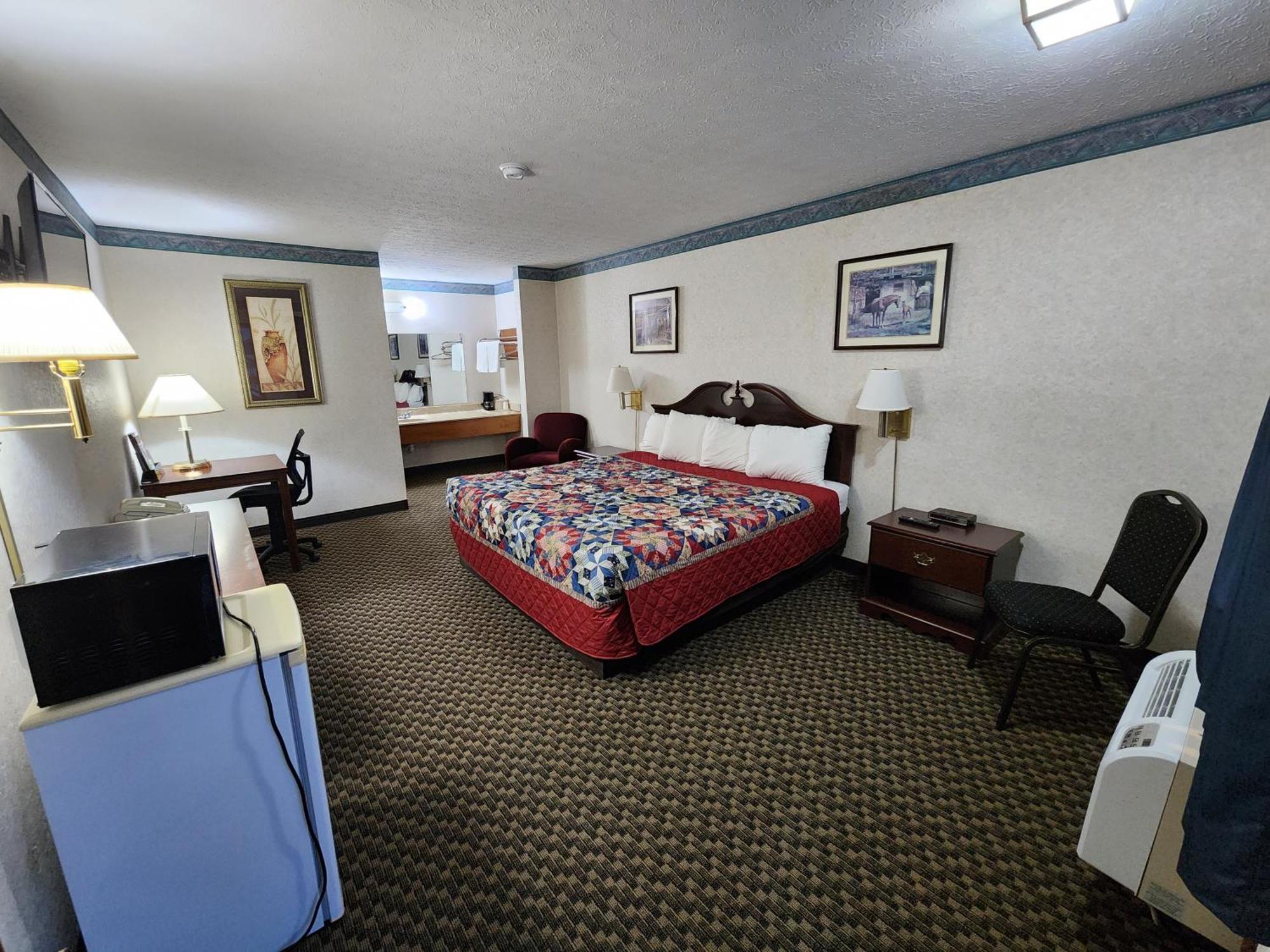 Americas Inn Бардстаун Екстериор снимка