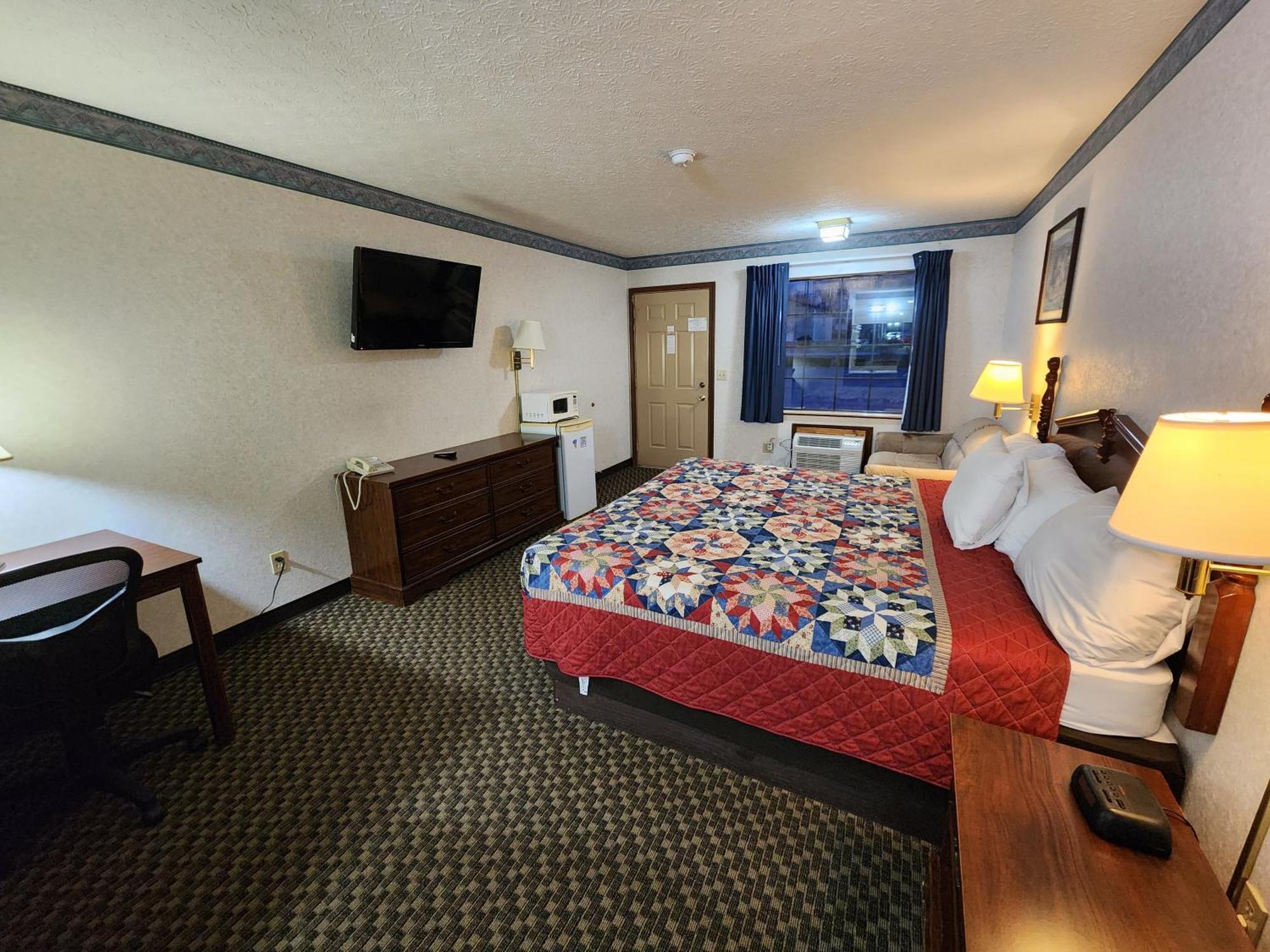 Americas Inn Бардстаун Екстериор снимка