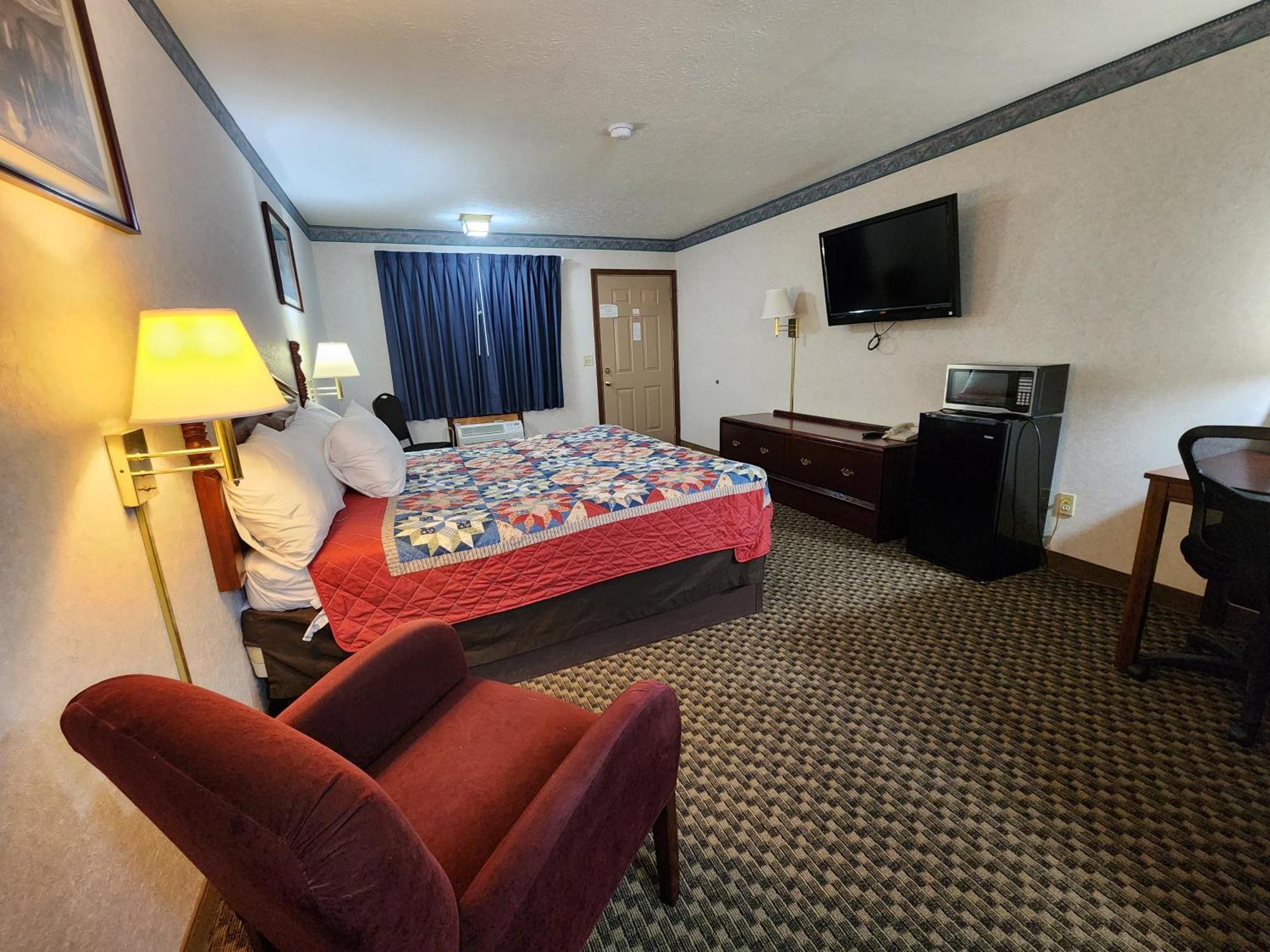 Americas Inn Бардстаун Екстериор снимка
