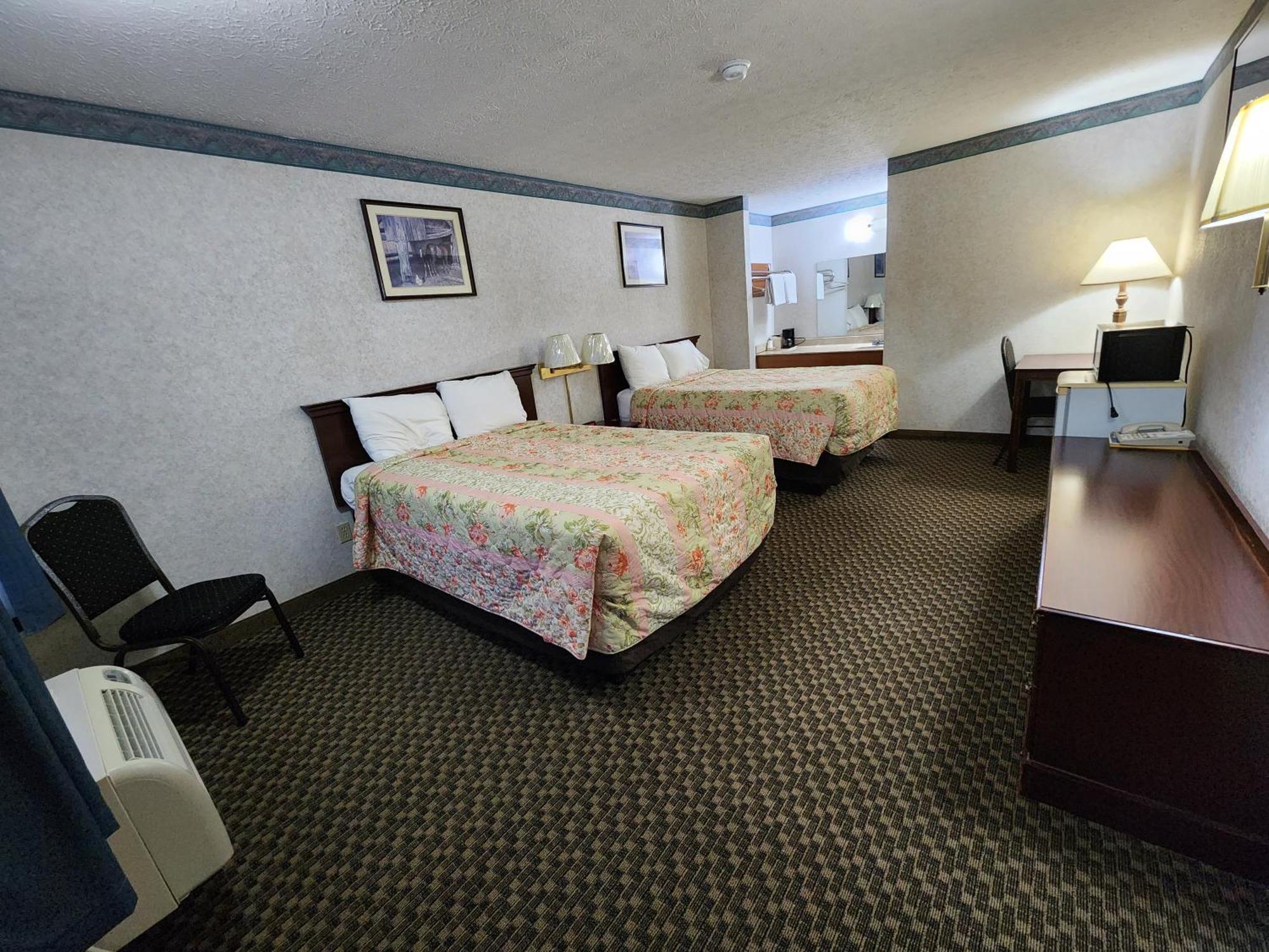 Americas Inn Бардстаун Екстериор снимка