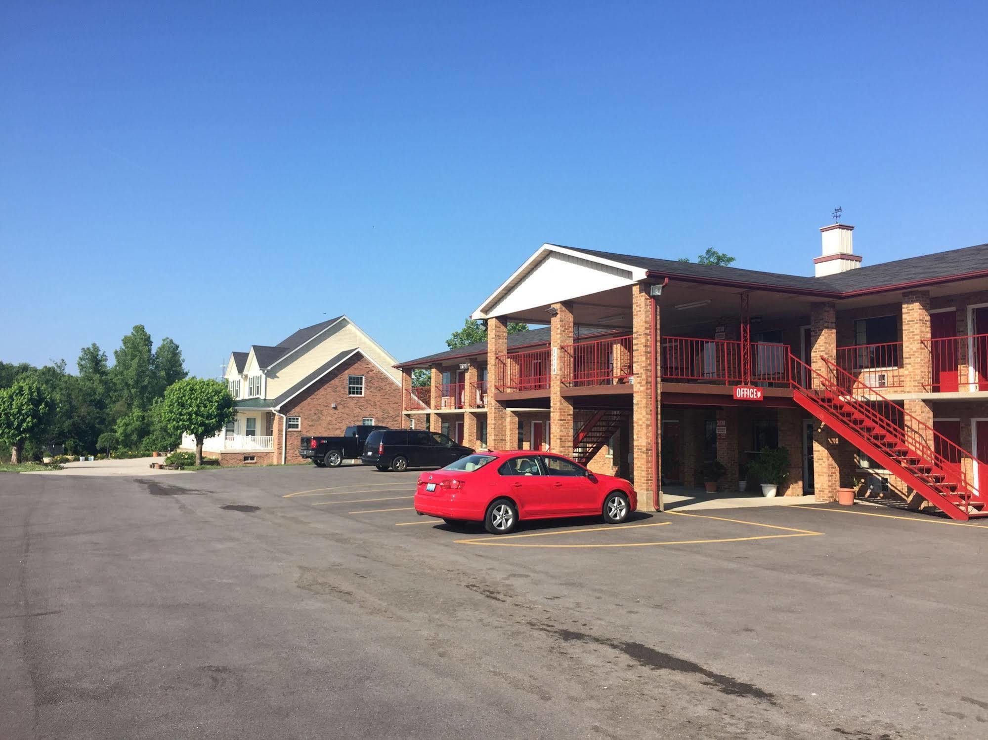 Americas Inn Бардстаун Екстериор снимка